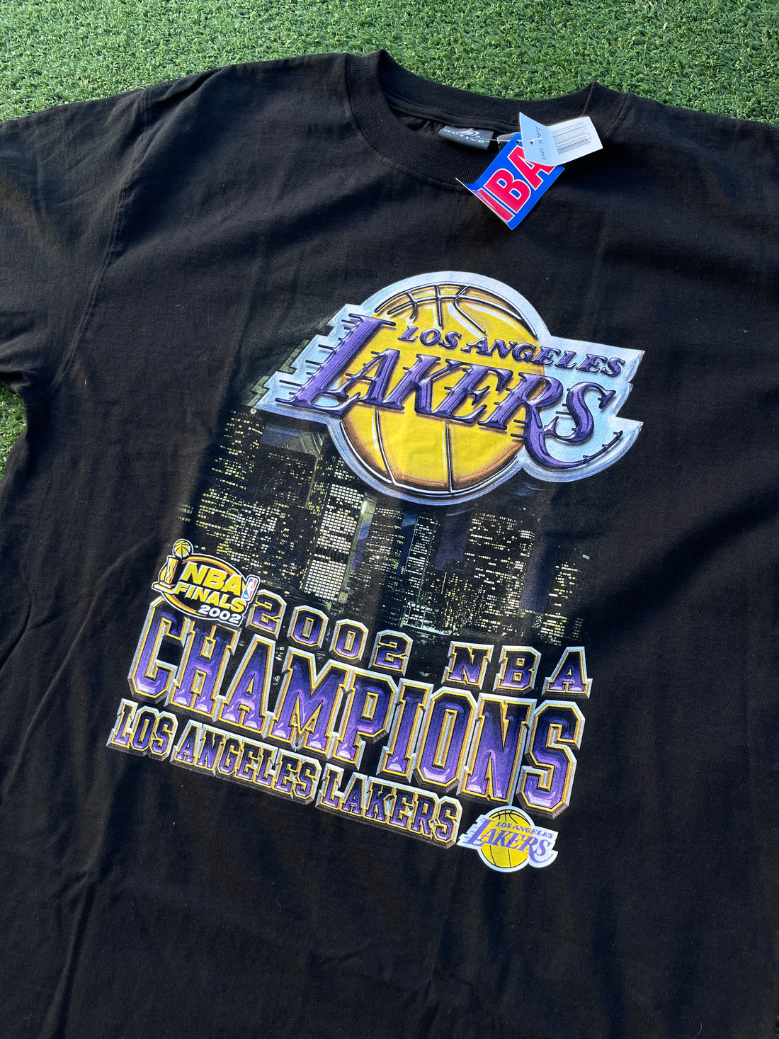 Vintage 2002 Los Angeles Lakers NBA Champions Graphic Tee